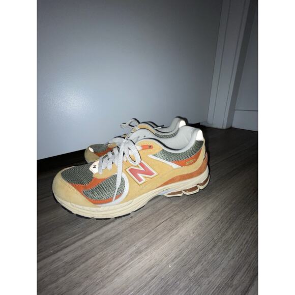 New Balance Men's 2002R Size 12 Dried Apricot Dark Olive - Picture 4 of 12